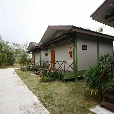 Long Lake Resort Τσον Μπουρί Εξωτερικό φωτογραφία